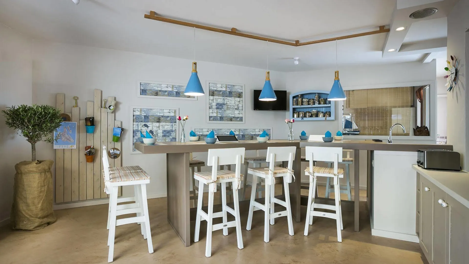 Nikostudios Argostoli  Argostoli (Kefalonia)